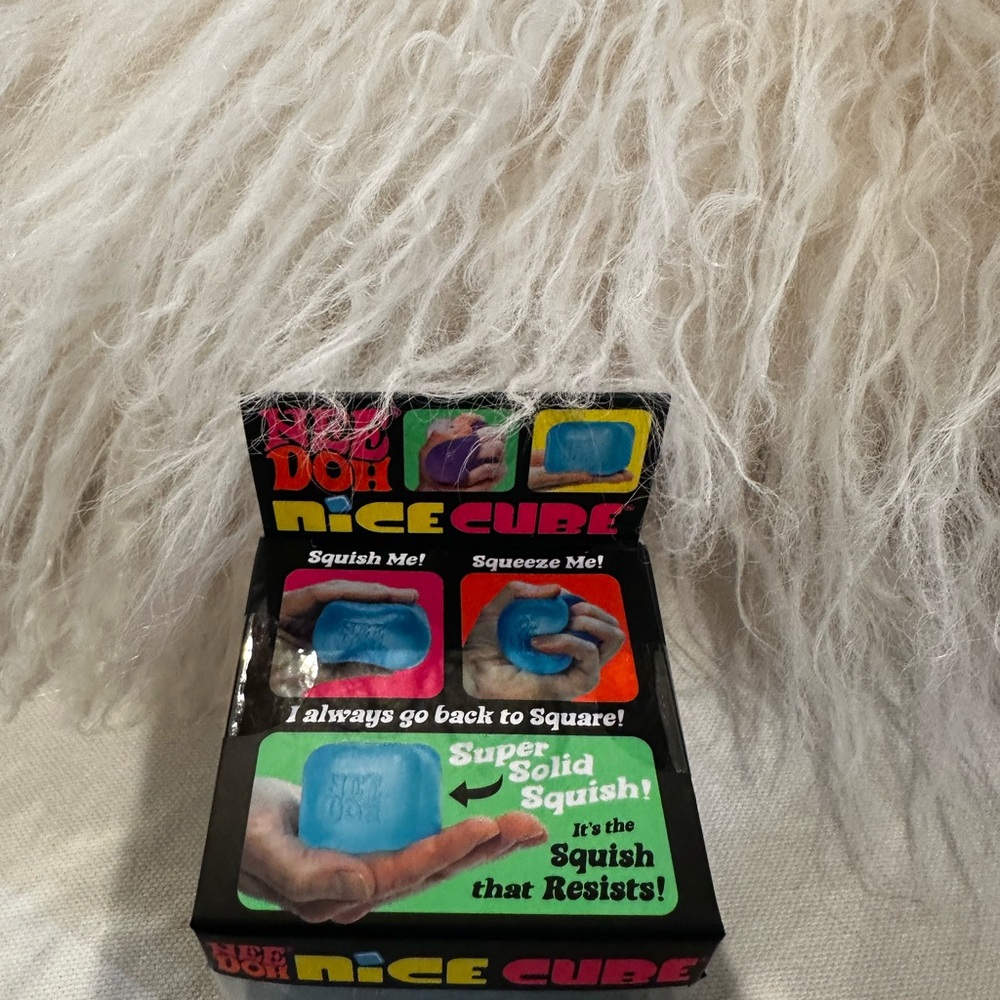 🐣 Nice Cube Super Solid Squish - Blue 🚀 - Picture 8 of 14